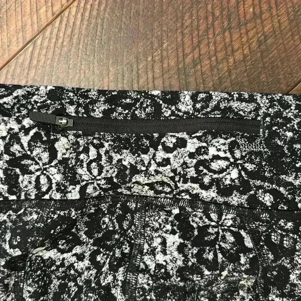 Lululemon Pace Revival Crop Legging 22” - Picture 12 of 13